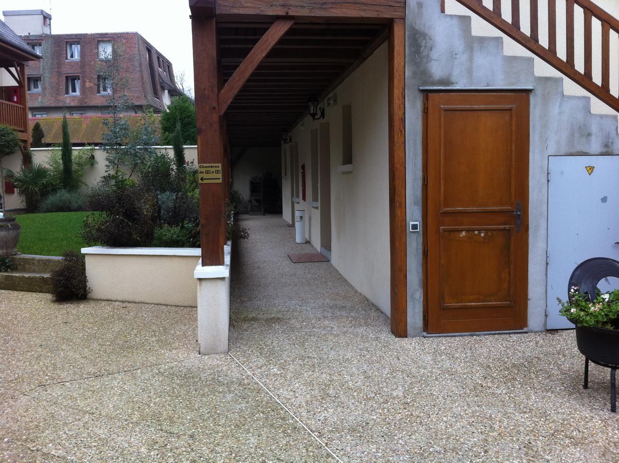 Hôtel De Normandie Conches-en-Ouche Buitenkant foto