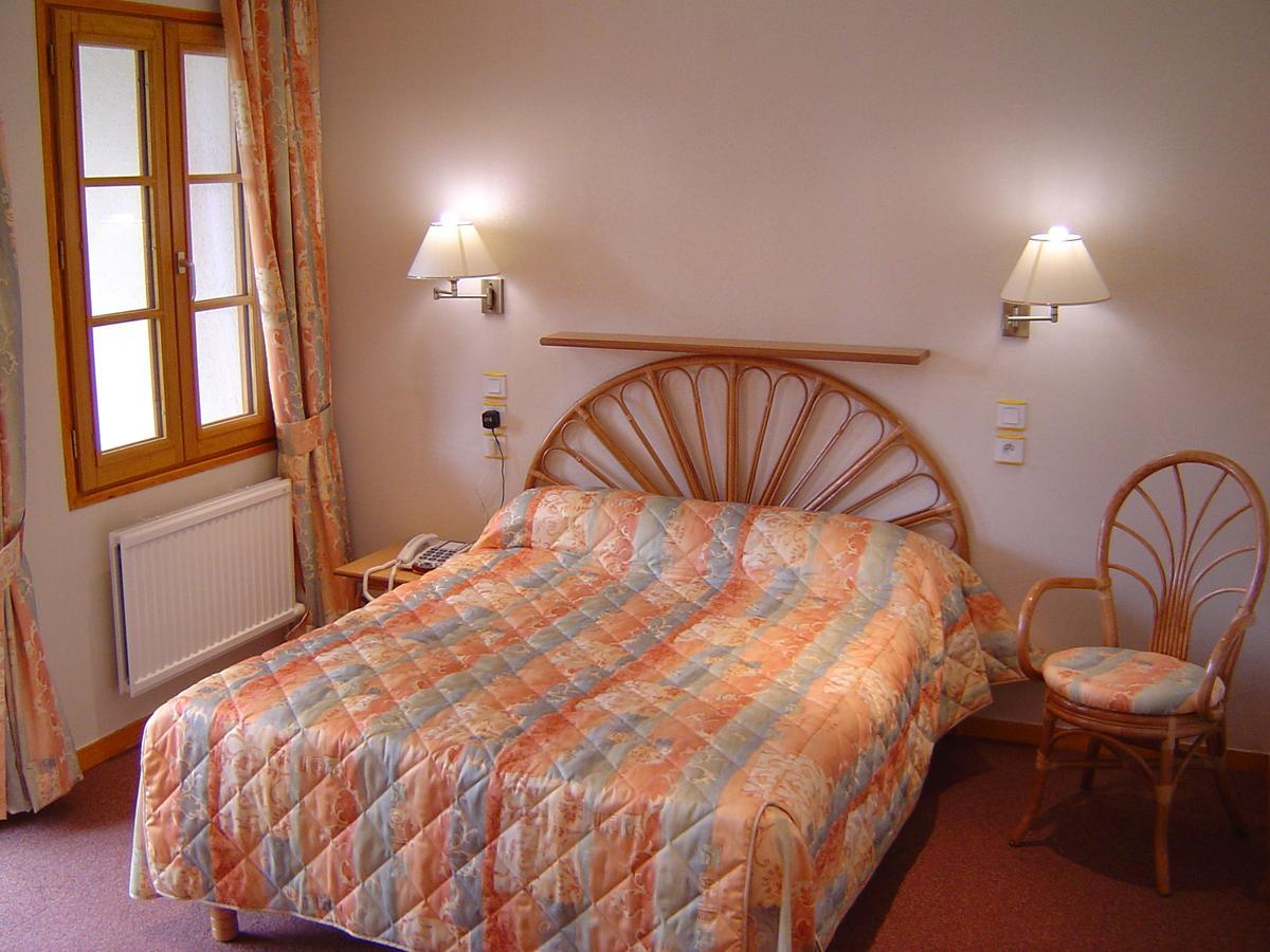 Hôtel De Normandie Conches-en-Ouche Buitenkant foto